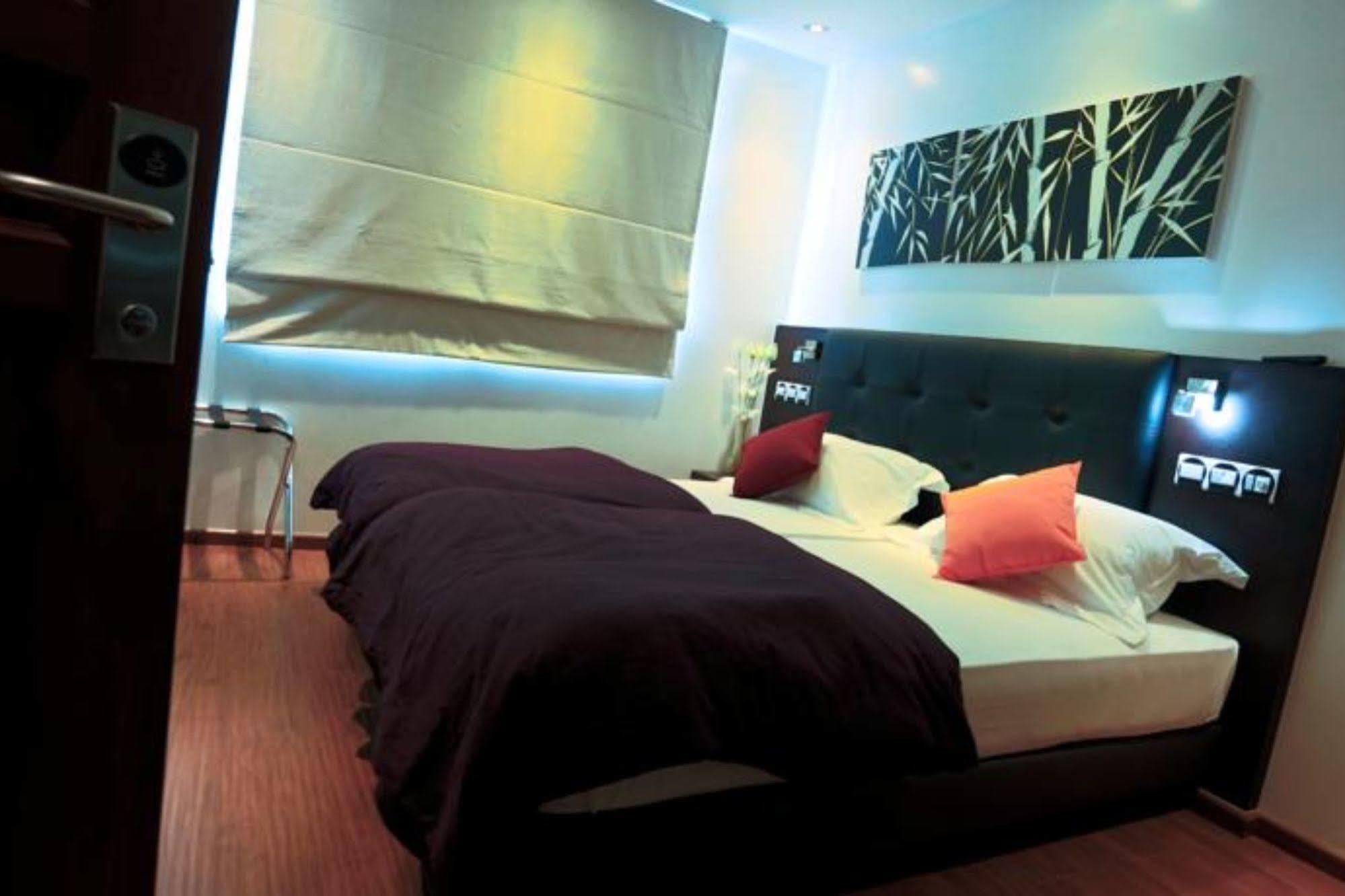 Fern Boquete Inn Hulhumale Exteriör bild